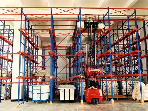heavy-duty-warehouse-shelving