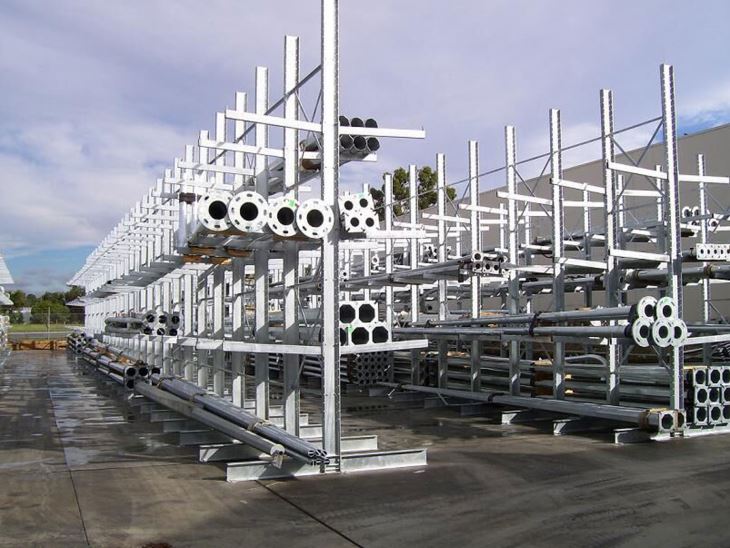 Front view of the cantilever rack for steel