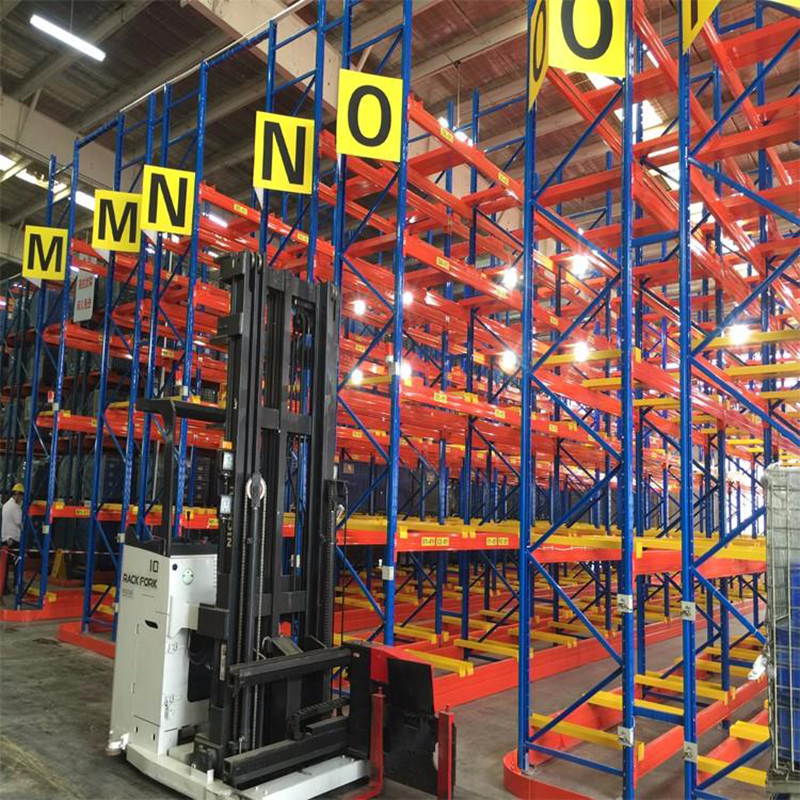 narrow-aisle-racking-and-three-way forklift