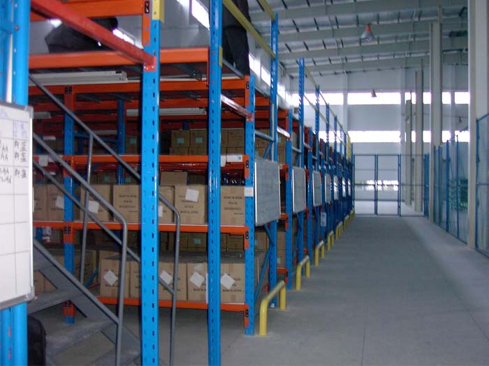 What should be paid attention to when planning pallet racking mezzanine floors