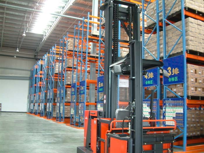 What is green storage rack warehouse