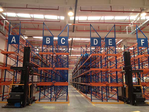 What are the uses of heavy pallet shelves