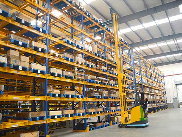 Advantages of drive-in rack and points for attention in purchasing