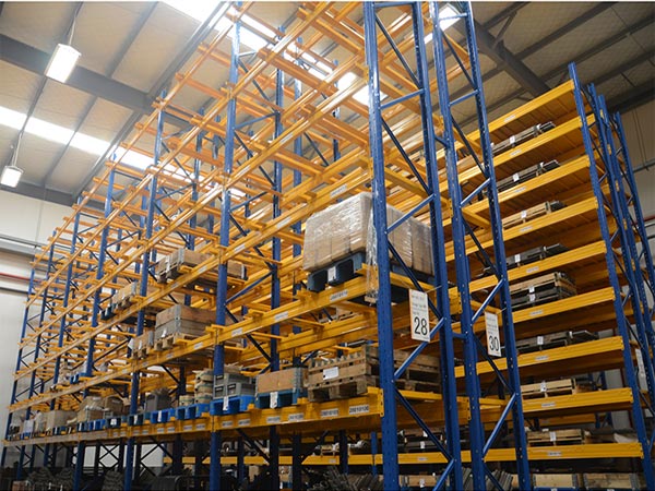 Column Distinction Way of Warehouse Heavy Duty Shelves