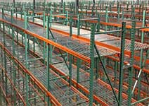 Seven benefits of wire decking for pallet racking