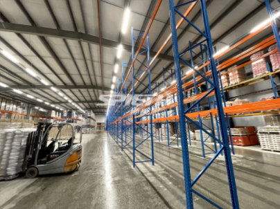 What Is the Difference Between Pallet Racking and Shelving