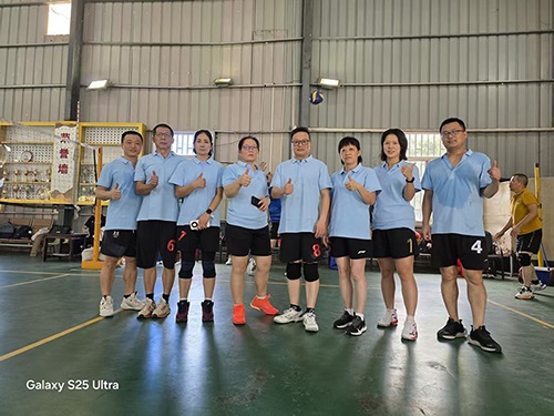 Spieth Hosts Community Air Volleyball Tournament