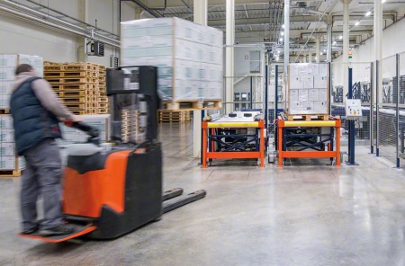What is Transport Equipment for Warehouse