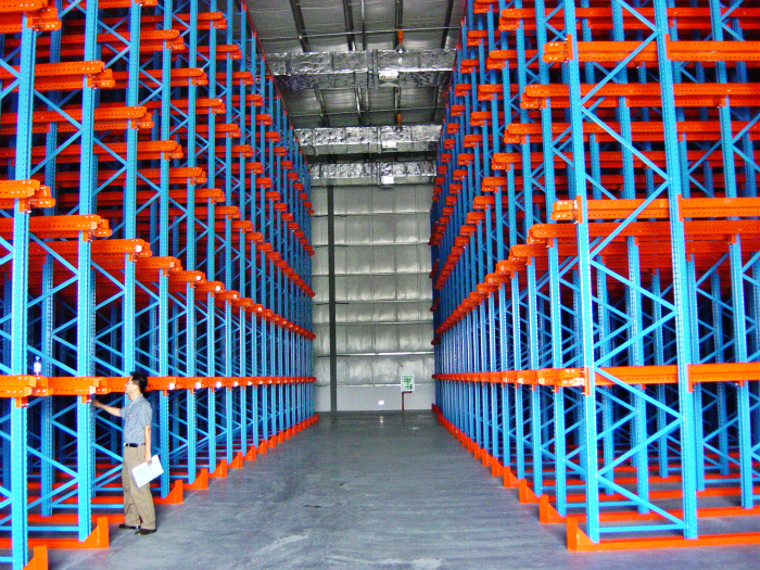 Drive-in pallet racking for food industry