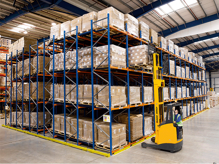 Push-back pallet racking for freezers