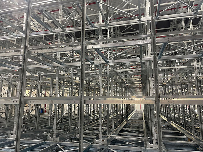 Four-way Radio Shuttle Racking System