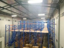 Heavy duty mezzanine floor racking system